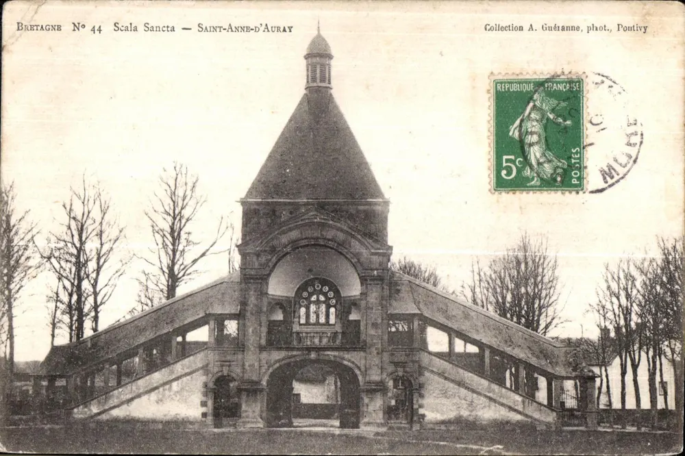 Saint-Anne-d'Auray — Igreja de Santa Ana — Coleção A. Guéranne, fot. Poutivry - Frente