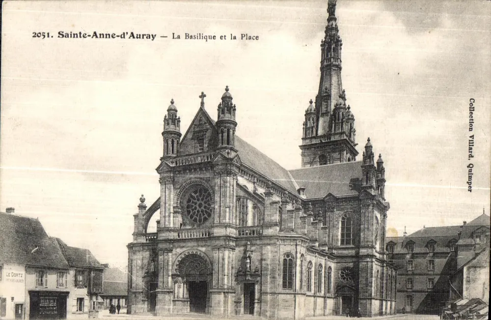Sainte-Anne-d'Auray — Die Basilika und der Platz — Sammlung Villard, Guimper - Vorderseite