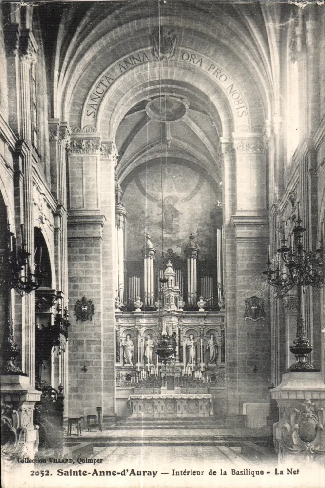 Innenansicht der Basilika Sainte-Anne-d'Auray — Sammlung Villard, Quimper — n° 2052 - Vorderseite