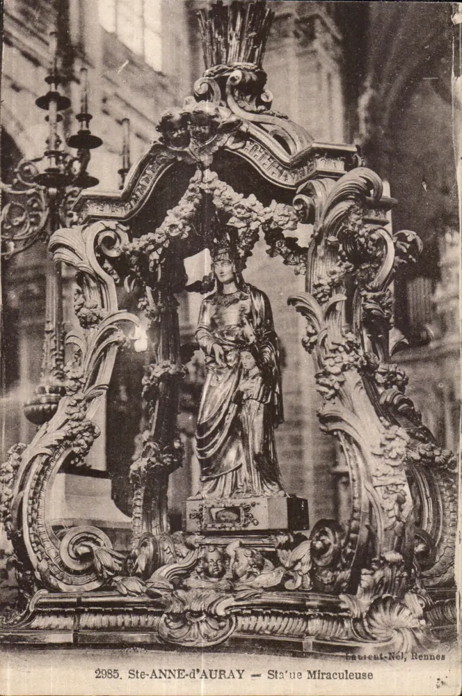 Ste-ANNE-d'AURAY — Estátua Milagrosa — Laurent Nél, Rennes - Frente