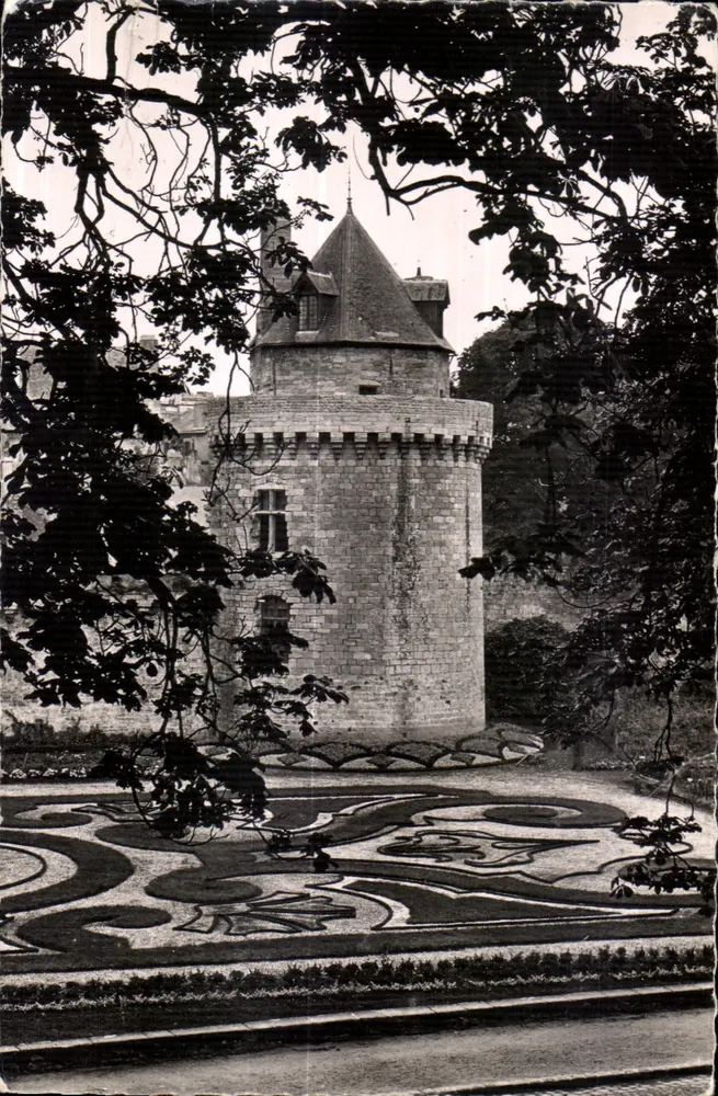 VANNES - Torre do Conde e os Jardins — Edições Gr. TESSEY, n° 9027 - Frente