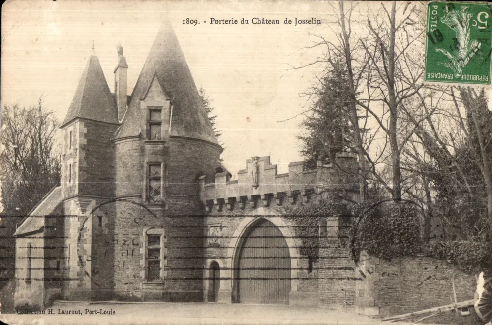 Porterie du Château de Josselin — porte d'entrée avec tourelles coniques — éditeur Port-Louis, n° 1809 - Frente