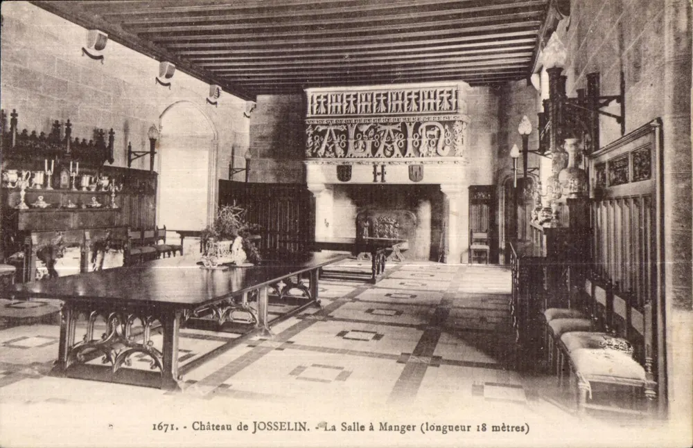 Schloss JOSSELIN — Speisesaal (Länge 18 Meter) — Laurent-Nel, Bennes - Vorderseite