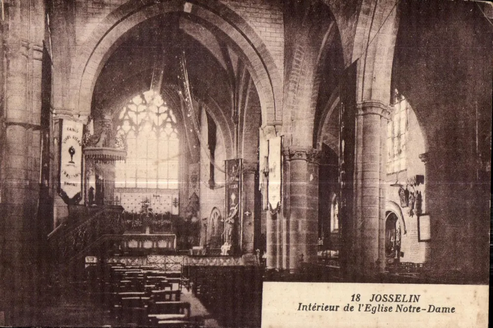 Josselin — Innenansicht der Kirche Notre-Dame — Verlag: Sans Vues - Vorderseite