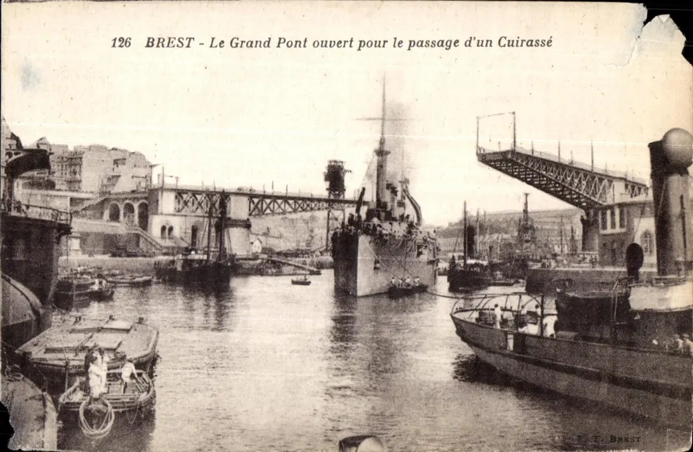BREST - Der Große Brücke geöffnet für den Durchgang eines Panzerschiffes — E. L. BREST, Nr. 126 - Vorderseite