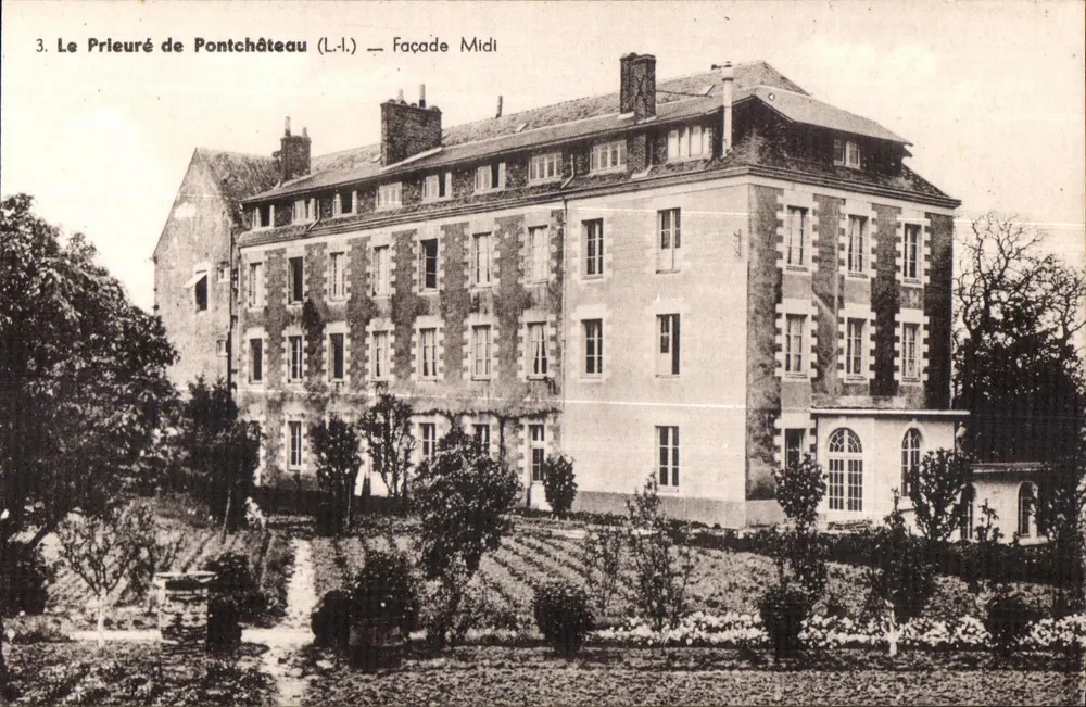 O Priorado de Pontchâteau — Fachada Sul — Coleção do Priorado - Frente