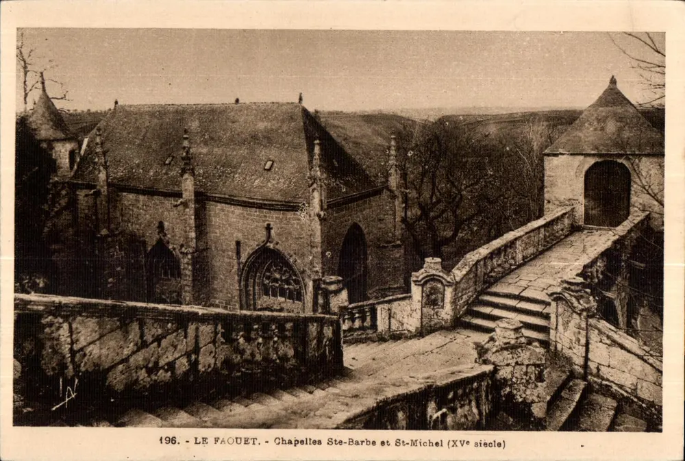 Le Faouët - Capelas Ste-Barbe e St-Michel (século XV) - Frente