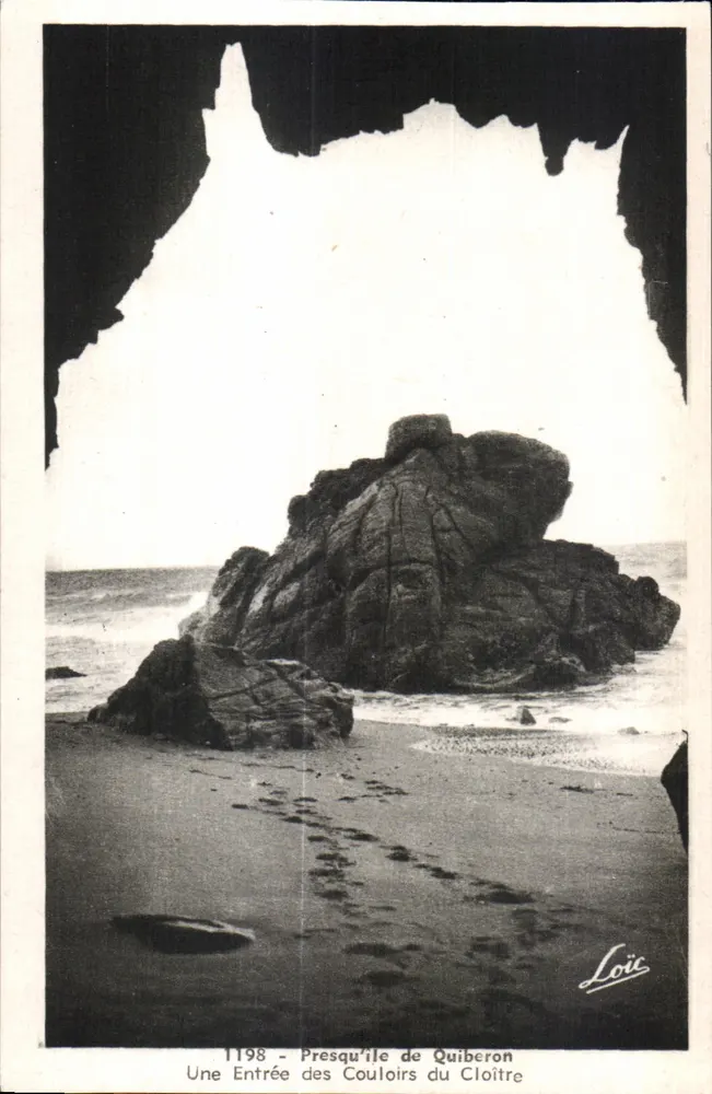 Presqu'île de Quiberon — Eine Eingangstür zu den Cloister Corridors — Loïc - Vorderseite