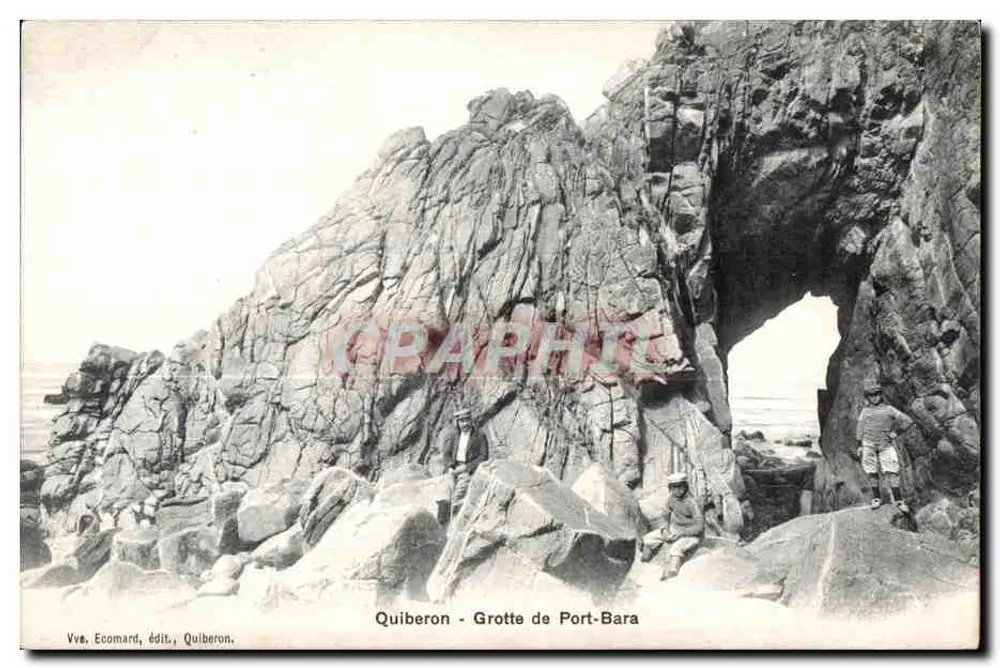 Quiberon - Gruta de Port-Bara — Vista da gruta natural com dois homens — Vve. Ecomard, edição Quiberon - Frente