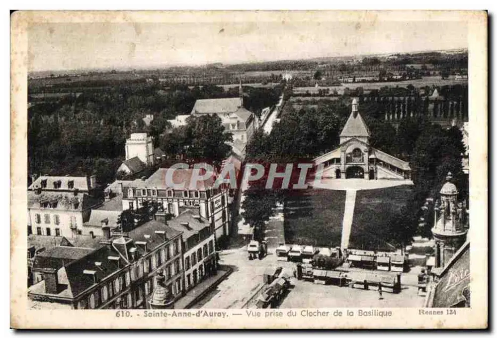Sainte-Anne-d'Auray — Ansicht vom Turm der Basilika - Vorderseite