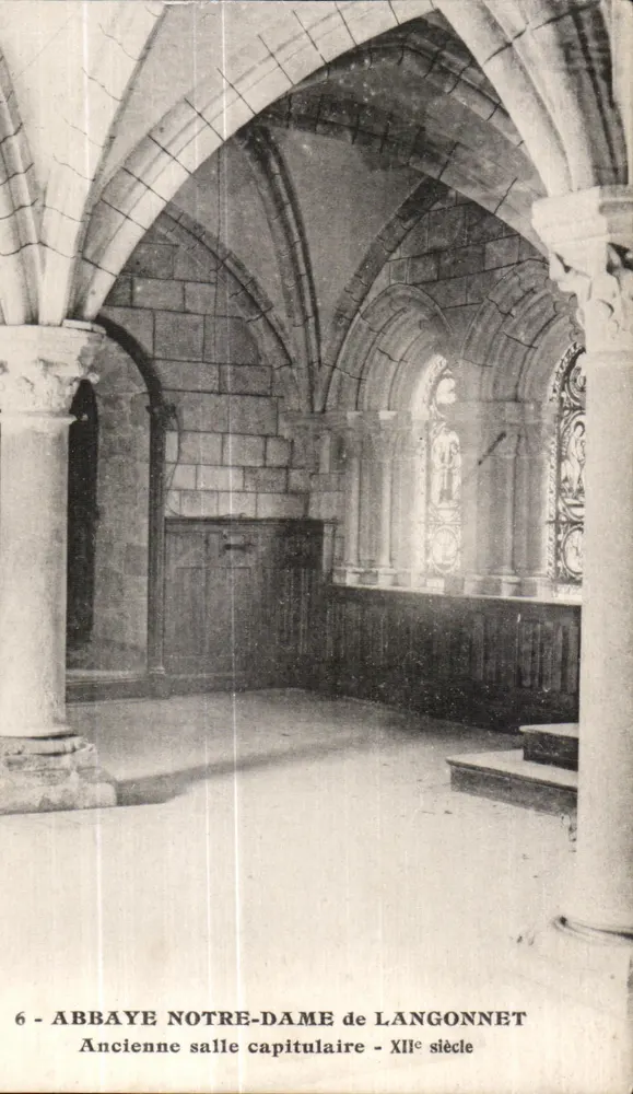 Abtei Notre-Dame de Langonnet — Ehemaliger Kapitelraum — 12. Jahrhundert - Vorderseite