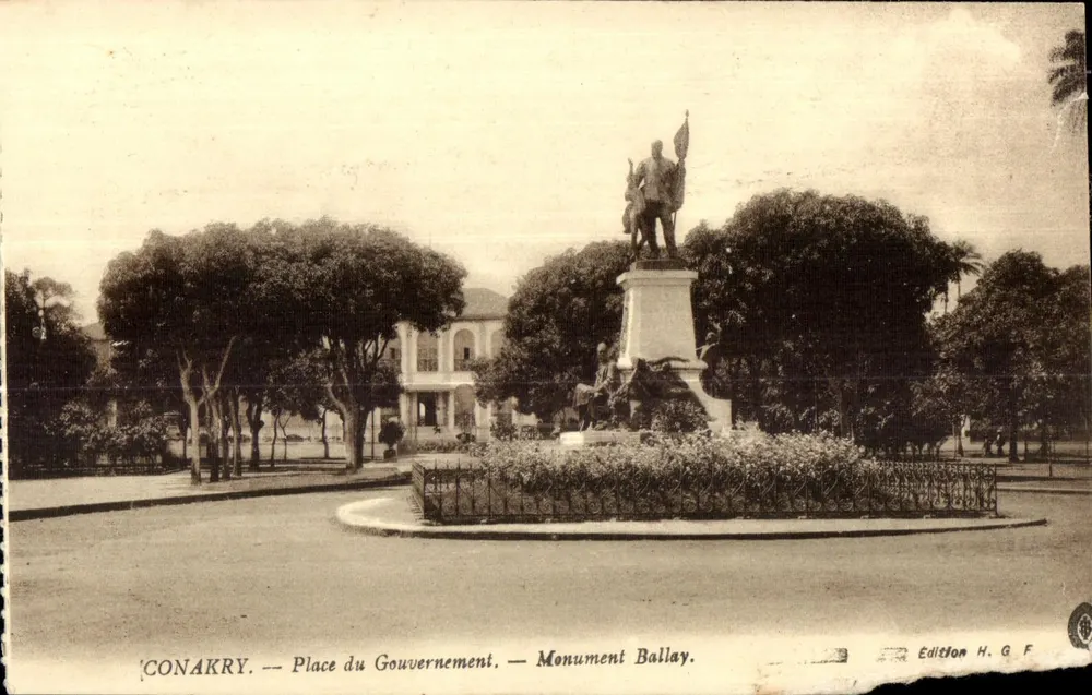 Conakry — Place du Gouvernement — Denkmal Ballay — Ausgabe H. G. F. - Vorderseite