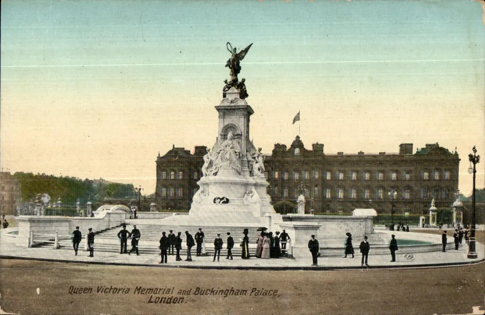 Königin-Victoria-Gedenkmal und Buckingham Palace, London — Panoramablick — unbekannter Verlag - Vorderseite
