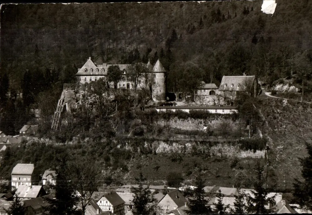Jugendburg Bilstein/Sauerland — Panoramablick — Photo Gehrig, Bilstein/Sauerland - Vorderseite