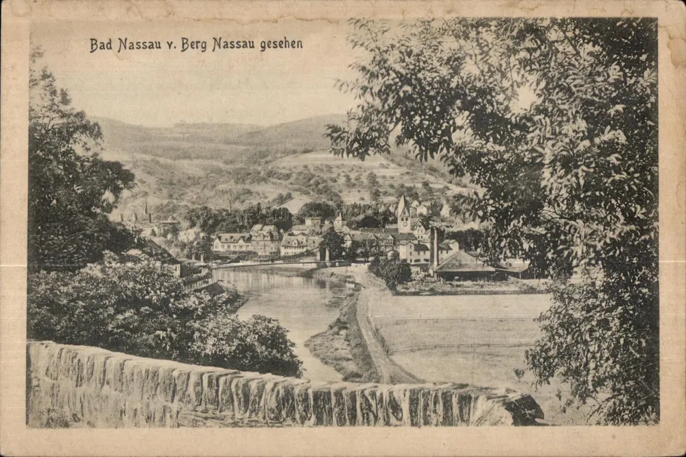 Bad Nassau von Berg Nassau gesehen — Panoramablick — Stiengel & Co. - Vorderseite