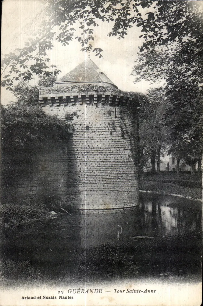 Guérande — Torre Santa Ana — Artaud e Nozals, Nantes - Frente