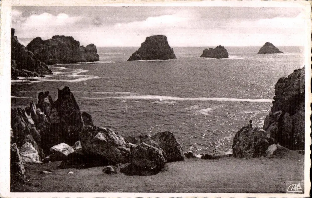 Les Tas de Pois, von der Grünzimmer aus gesehen — Morgat — Cie des Arts Photomécaniques, Paris - Vorderseite