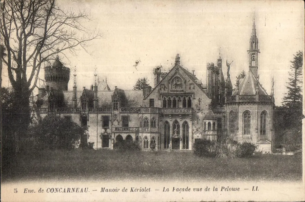 Umgebung von CONCARNEAU — Schloss Kériolet — Die Fassade von der Wiese aus gesehen — LL - Vorderseite