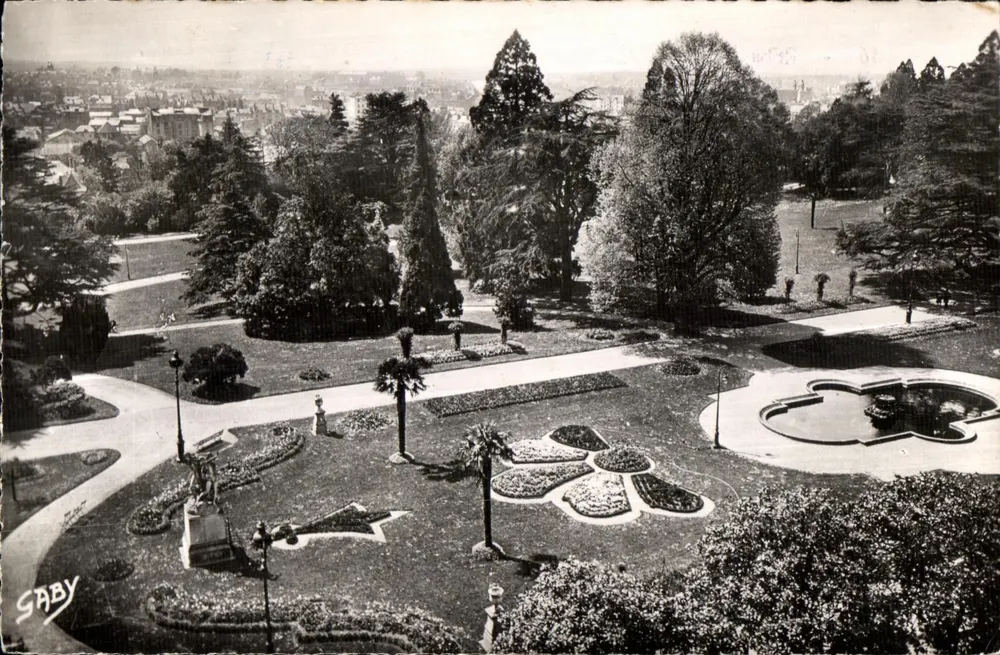 Garten des Thabor - Die Esplanade — Rennes (Ille-et-Vilaine) — GABY Editions - Vorderseite