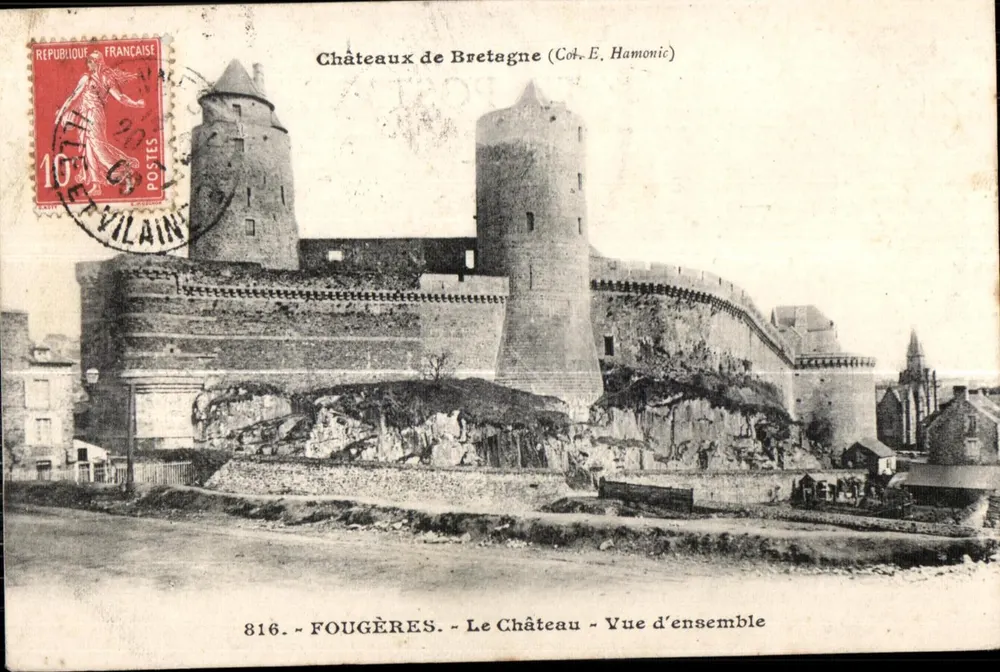 Fougères - O Castelo - Vista geral — (Cot. E. Hamonic) — n°816 - Frente