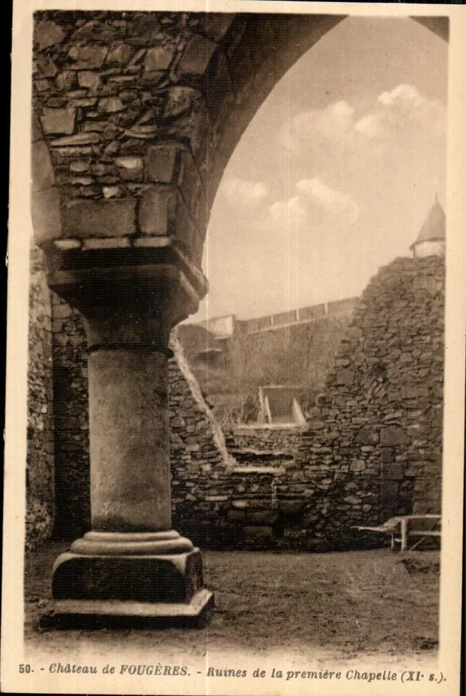 Schloss Fougères — Ruinen der ersten Kapelle (11. Jahrhundert) — G. Artaud, Nantes - Vorderseite