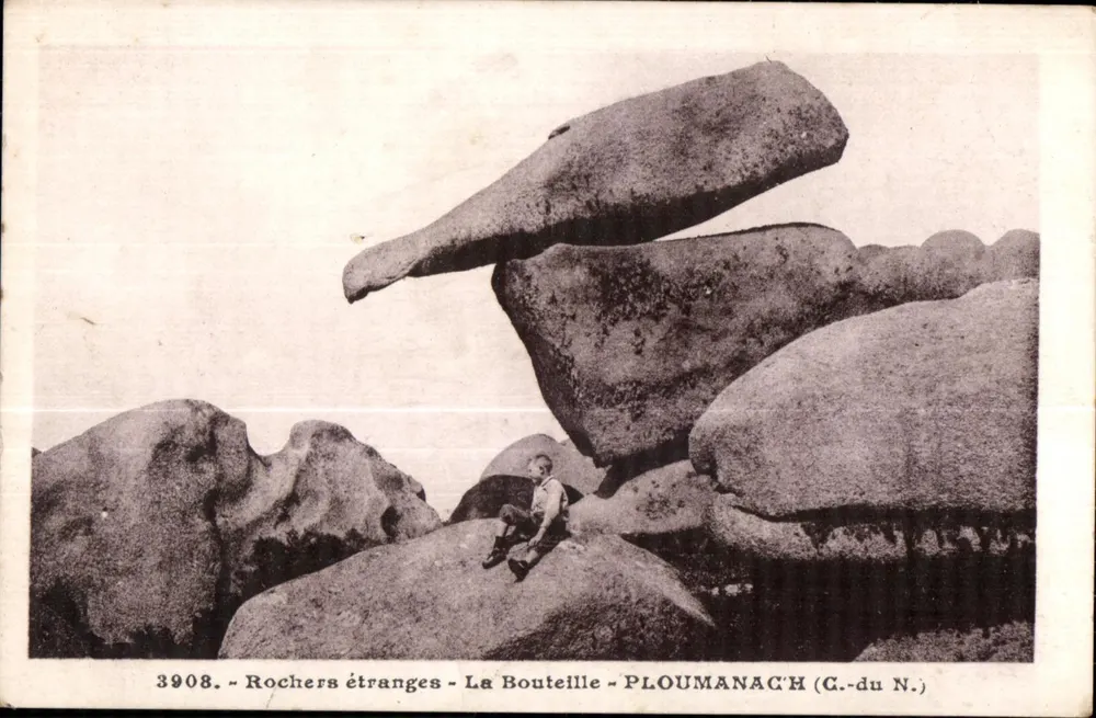 Zdjęcie dziwnych skał — La Bouteille — PLOUMANAC'H (C.-du N.) — Wydawnictwo Sztuk E. Hamon - Awers