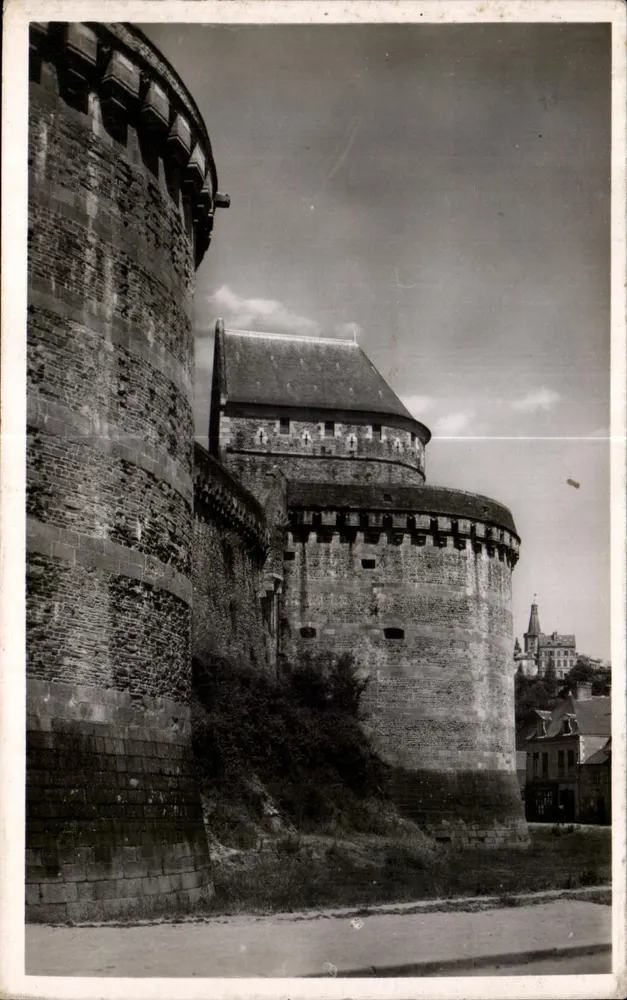 Fougères - Das Schloss - Tour Raoul (13. und 14. Jahrhundert) - Vorderseite