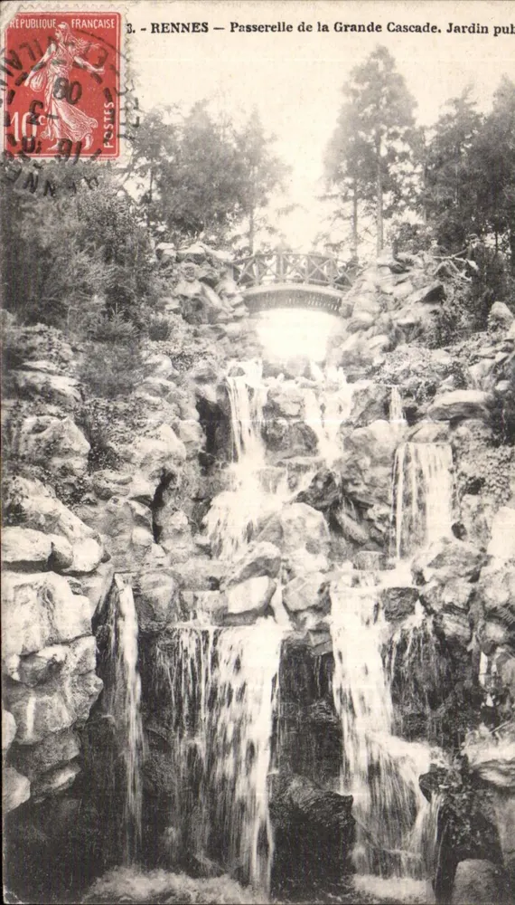 Rennes — Passerelle de la Grande Cascade, Öffentlicher Garten - Vorderseite