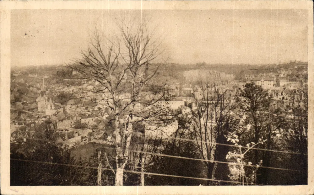 Fougères — Panorama an der Küste — Pensionnat Saint-Leonard, Verlag P. & P. Pitin - Vorderseite