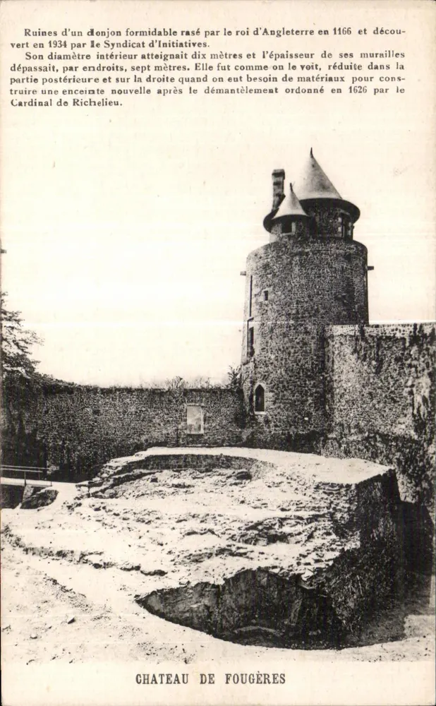 Kasteel van Fougères — Resten van een toren die in 1166 werd gesloopt en in 1934 werd ontdekt — Collectie van Syndicat d'initiatives, foto A.D. N° 291 - Voorkant