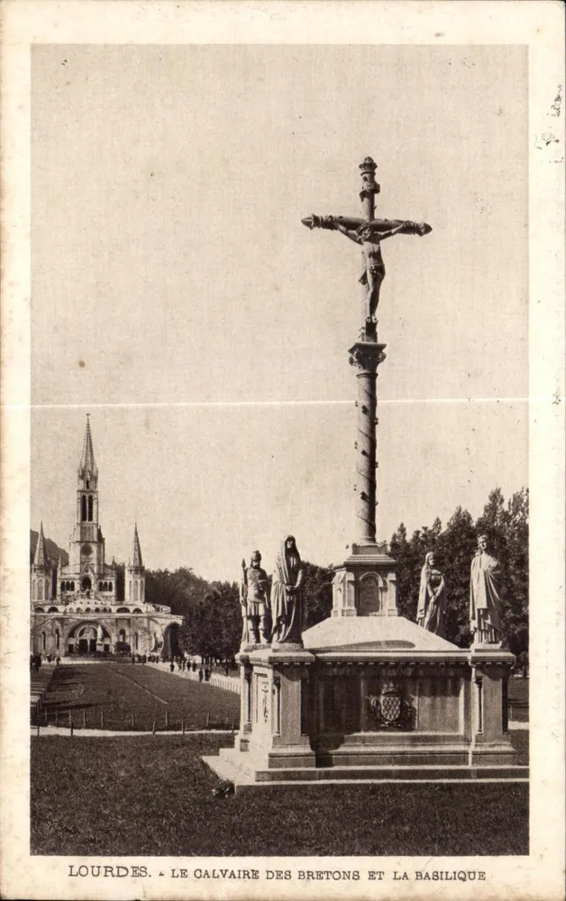 Lourdes — Der Bretonische Calvary und die Basilika - Vorderseite