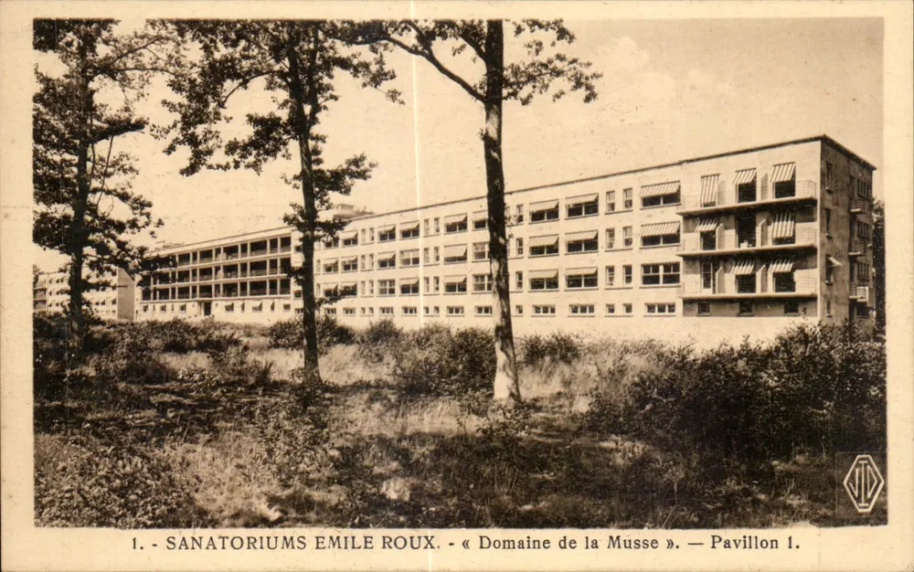 Sanatorium Emile Roux — Domaine de la Musse — Pavillon 1 - Vorderseite