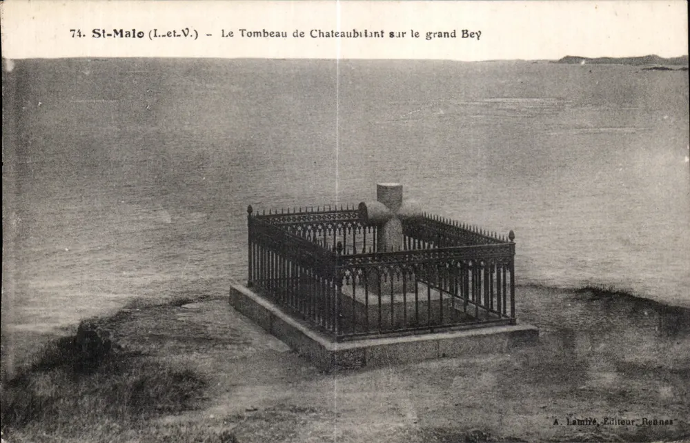 St-Malo (I.-et-V.) - Das Grabmal von Chateaubilant am Grand Bey - Vorderseite