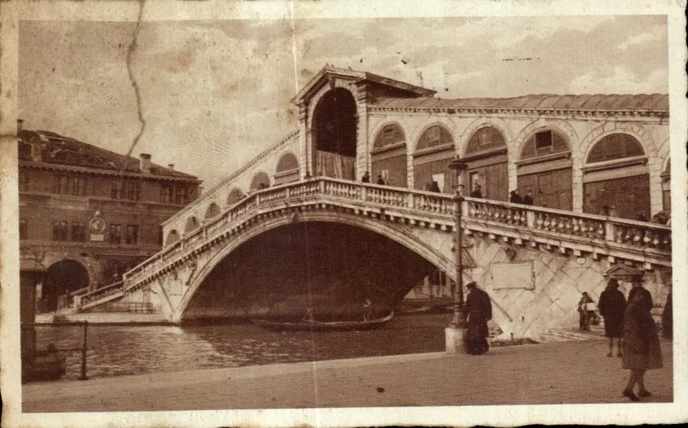 Veneza - Ponte di Rialto — editor 'Becam' n° 1933 - Frente