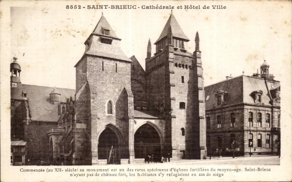Saint-Brieuc - Kathedrale und Rathaus — Sammlung F. Frizand, n° 8552 - Vorderseite