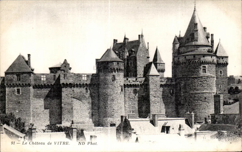O Castelo de VITRE — vista panorâmica — ND Fot. - Frente