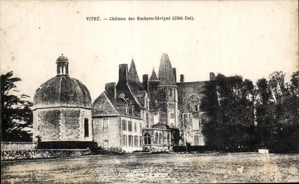 Vitré — Schloss Rochers-Sévigné (Ostseite). - Vorderseite