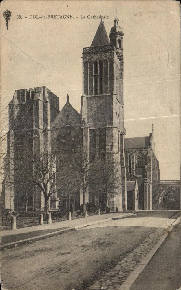 DOL-de-BRETAGNE — La Cathédrale — éditeur imprimeur non identifié, n° 88 - Frente