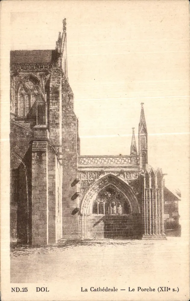 Dol — A Catedral — O Portal (século XII) — ND.25 - Frente