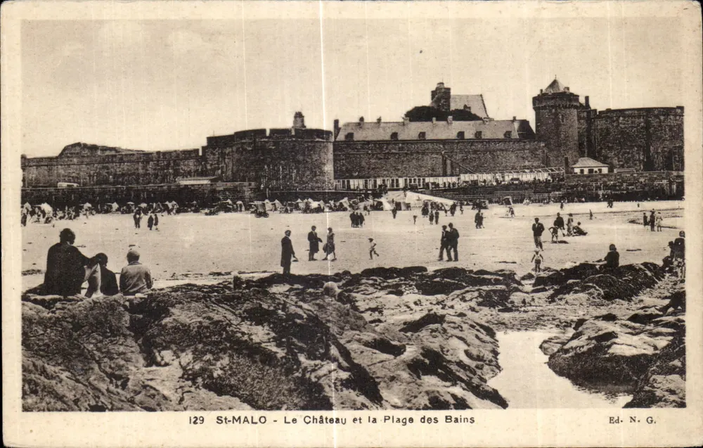 St-Malo - Schloss und Strand der Bains — Verlag N. G. Nr. 129 - Vorderseite