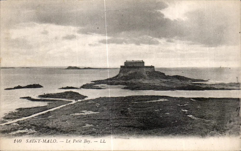 Saint-Malo — O Pequeno Bey — LL - Frente