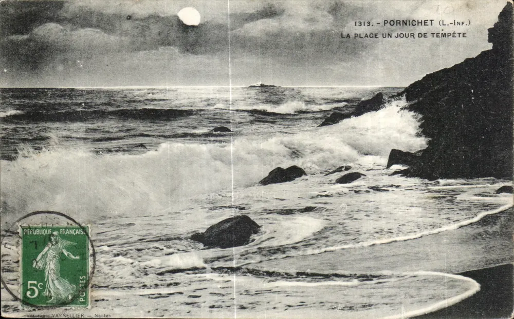 PORNICHET (L.-INF.) — La playa un día de tormenta — Editor VASSELLIER, Nantes, n° 1313 - Anverso