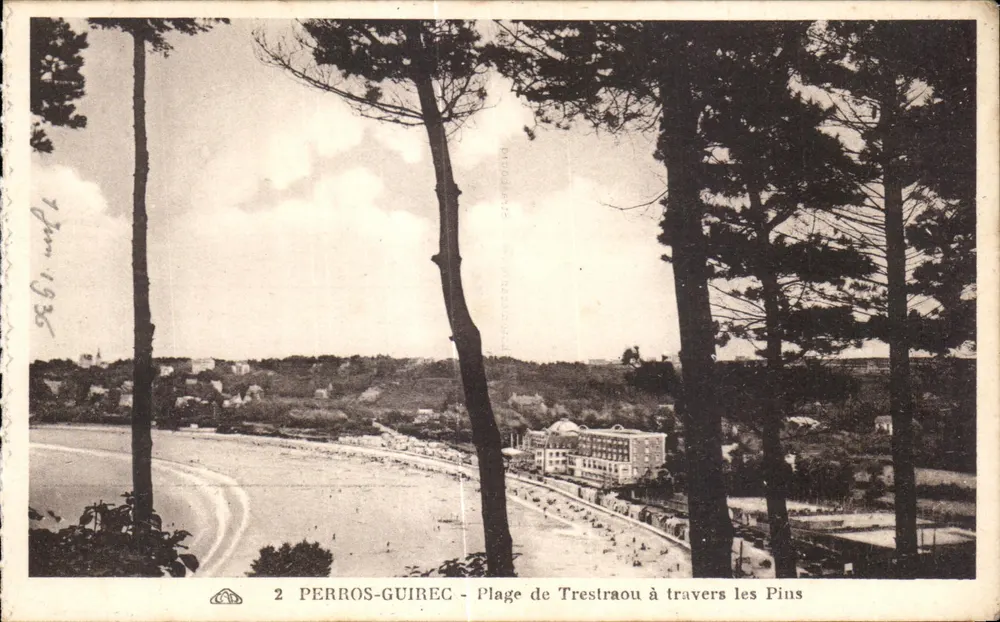 Perros-Guirec - Ansicht der Trestraou-Strand durch die Kiefern — n°2 - Vorderseite