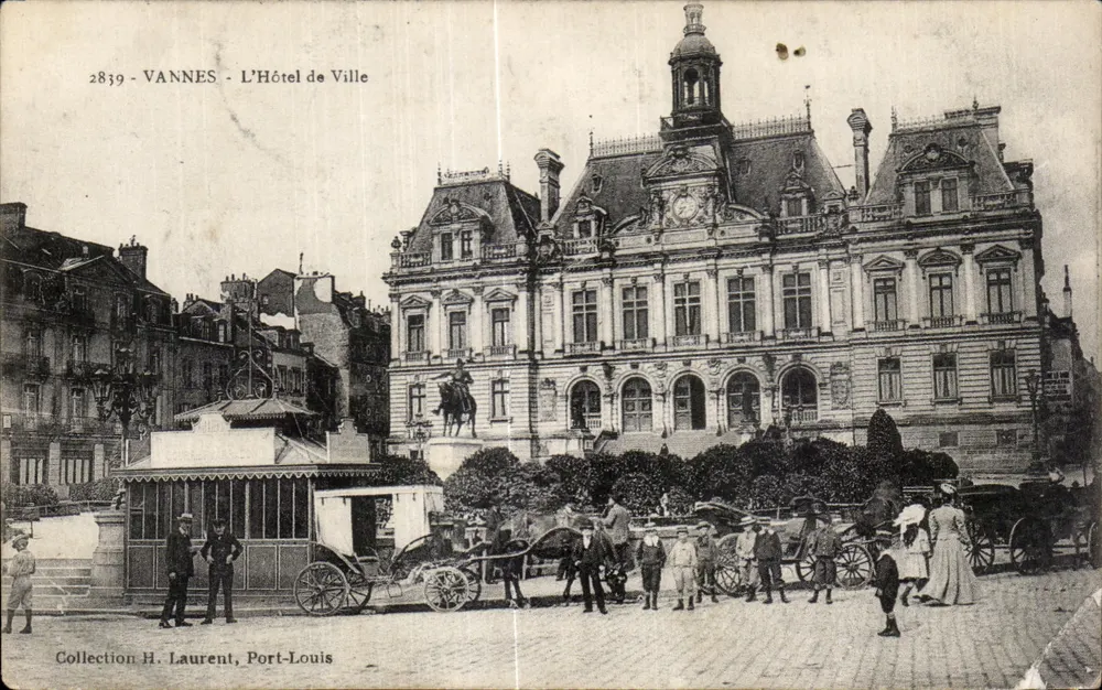 VANNES - O Hotel de Ville — Coleção H. Laurent, Port-Louis, n° 2839 - Frente