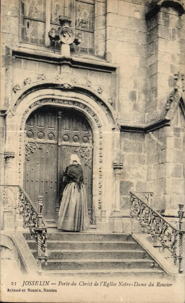 Josselin — Tor des Christus der Kirche Notre-Dame du Roncier — Artaud et Nozais, Nantes - Vorderseite