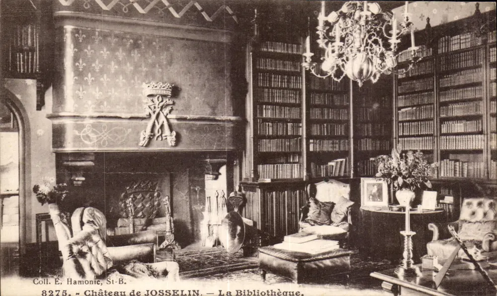 Castelo de JOSSELIN — A Biblioteca — Coll. E. Hamonic, St-B. - Frente