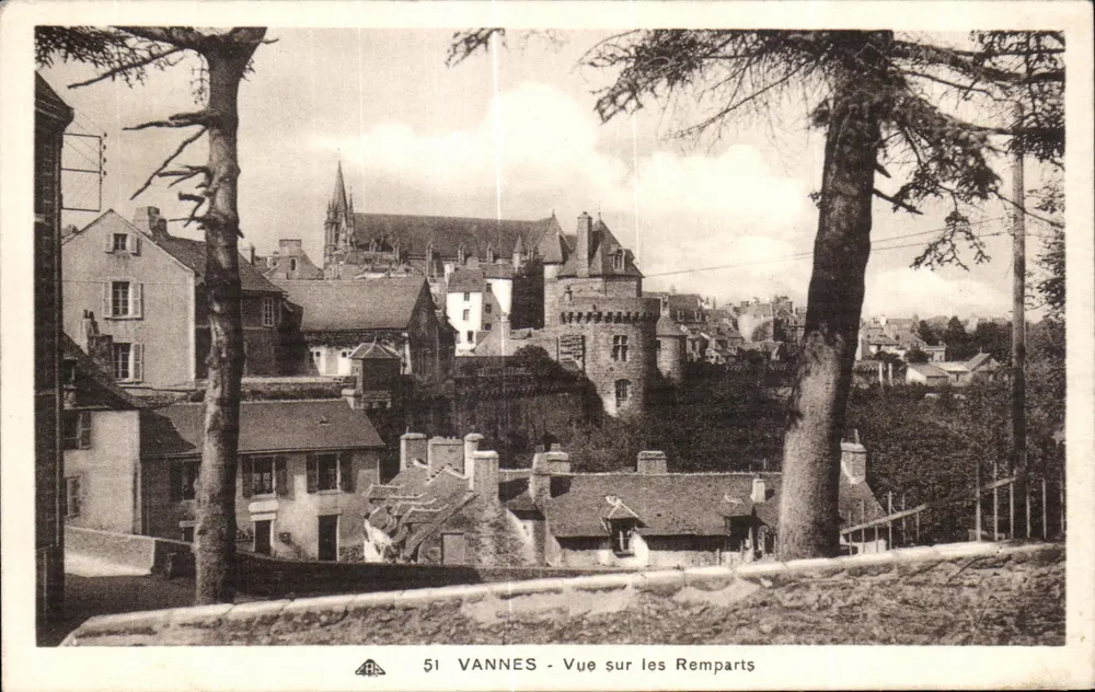 VANNES — Ansicht der Mauern — Verlag 'A. Aschierne des Arts Décoratifs' n°51 - Vorderseite