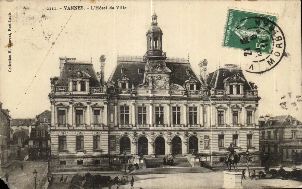 VANNES - L'Hôtel de Ville — H. Laurent, n° 2111 - Anverso