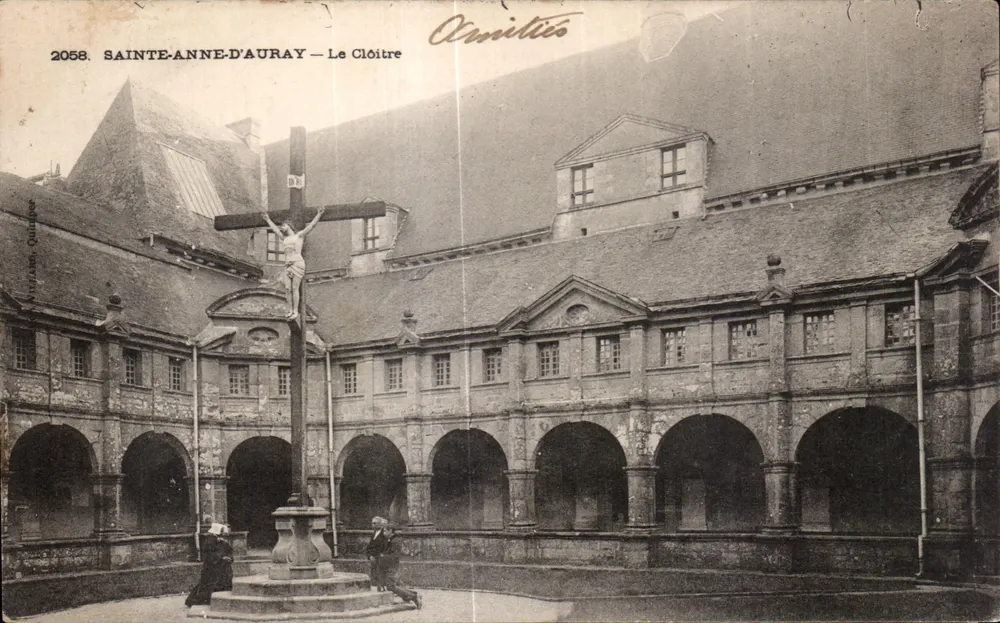 Sainte-Anne-d'Auray — O Claustro — Editor: Anmilites, n° 2058 - Frente