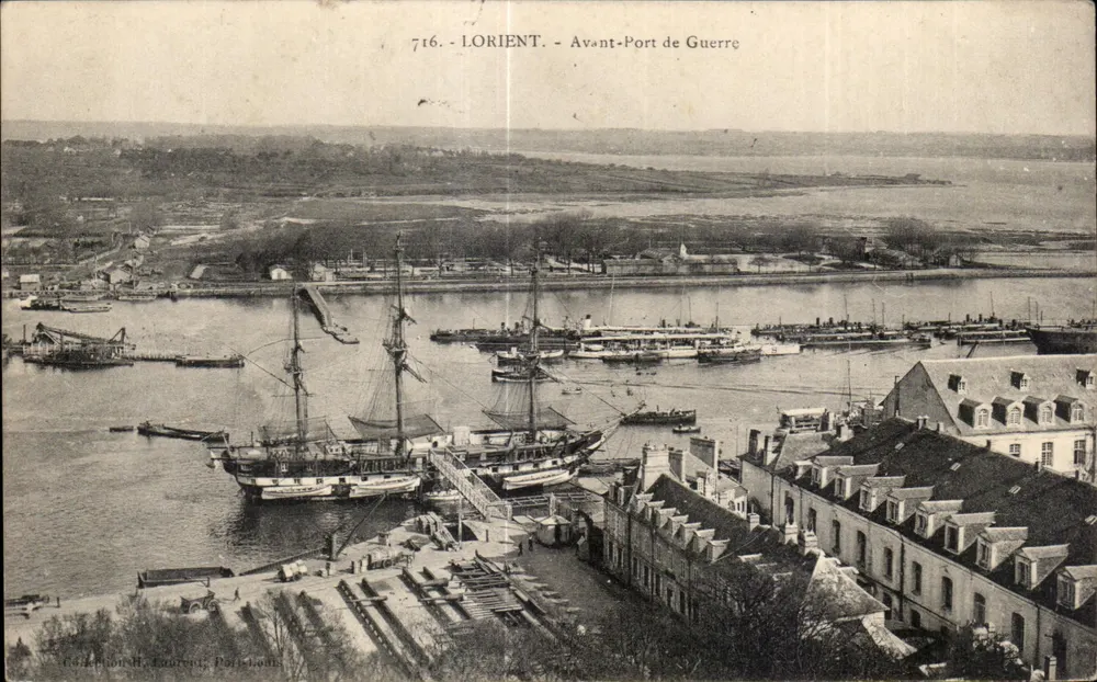 Lorient - Avant-Port de Guerra — Coleção H. Laurent, Paris, n°716 - Frente
